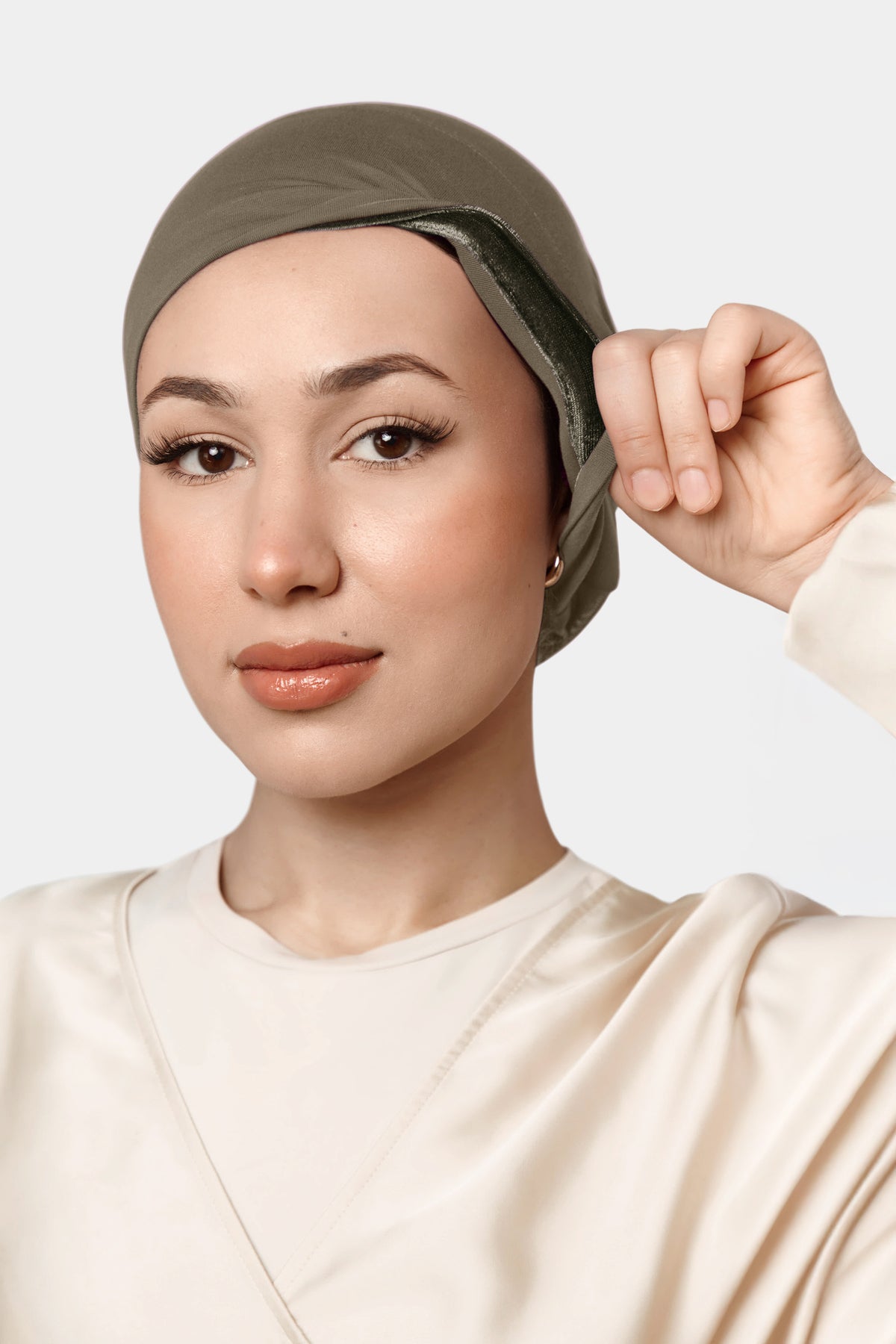 Velvet Grip Underscarf  - Olive Queen